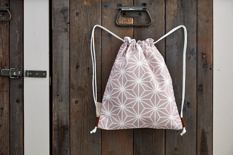 Turnbeutel weiße Diamante auf Cameo Rosa