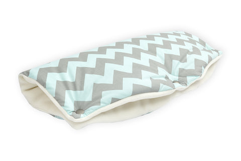 Kinderwagenmuff Chevron hellgrau und mint