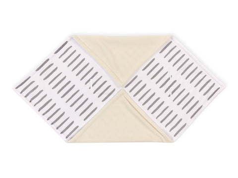 Decke für Babyschale Winter graue Striche auf Weiß