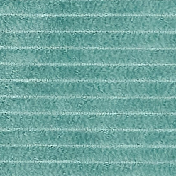 Nahaufnahme von KraftKids Stoff Cord Breitcord Mint COB SSS123: eine strukturierte, blaugrüne Oberfläche aus 100% Baumwolle mit horizontalen, gleichmäßig verteilten Rillen, die für Tiefe und subtile Wiederholungen sorgen.