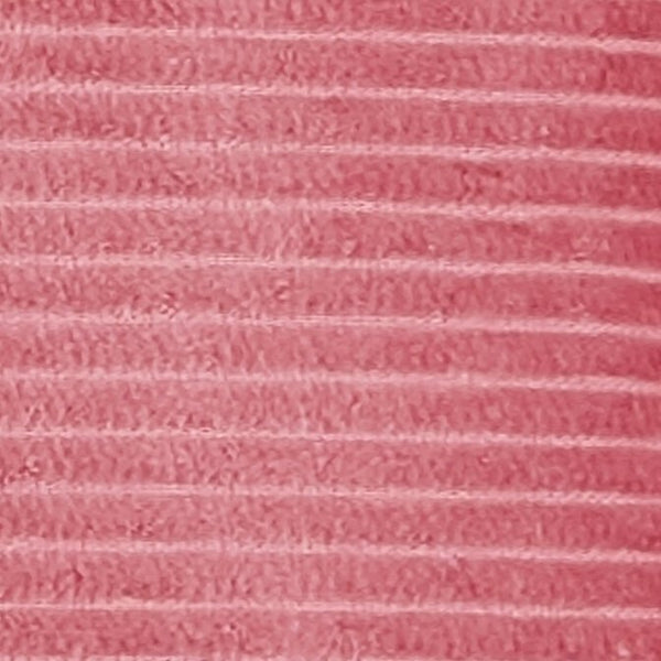 Die Nahaufnahme von KraftKids Stoff Cord Breitcord Rosa COF SSS126 zeigt rosa 100% Baumwolle mit weichen horizontalen Rillen und einem zeitlosen Muster aus gleichmäßig verteilten parallelen Linien.